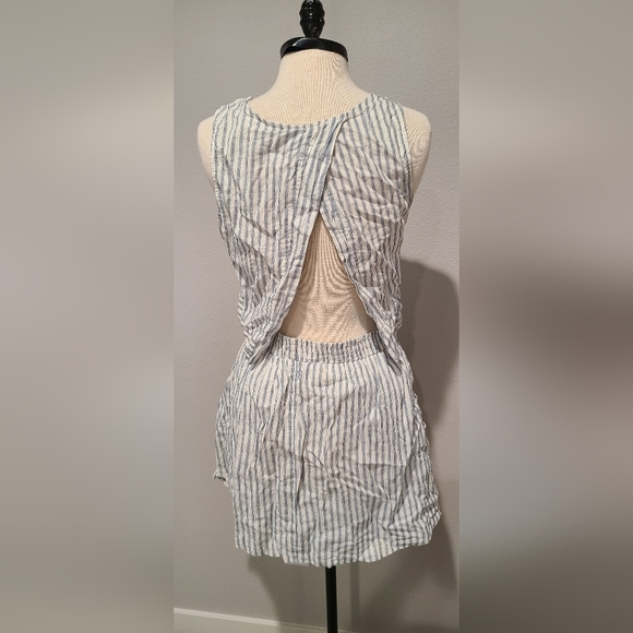 Linen Set - Picture 2 of 4